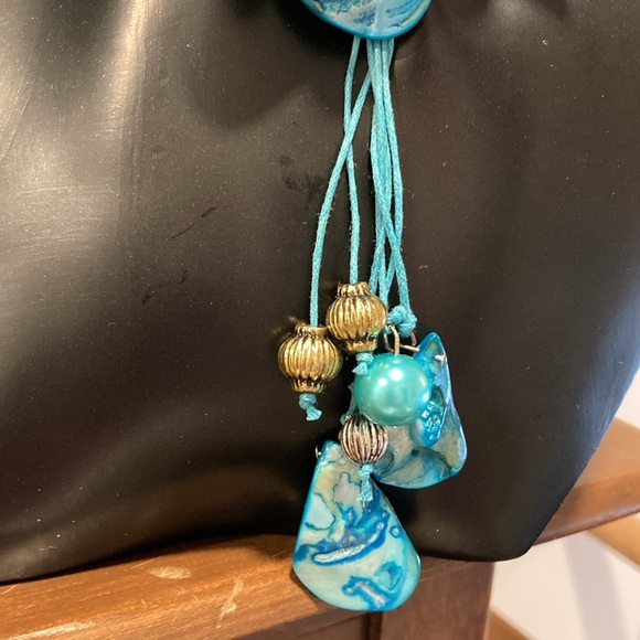 NWOT - Turquoise Choker Floral Shell Pearl Necklace & Adjustable Cord Bracelet - Picture 3 of 8